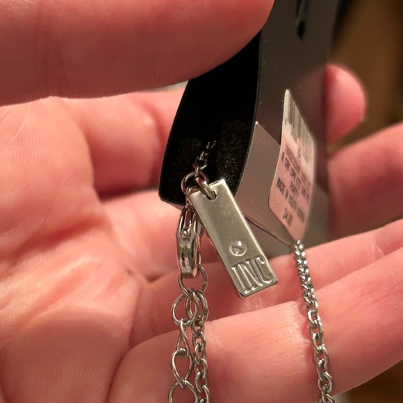 NWT INC Silver Layered Crystal Leaf Leaves 16” Long Necklace! - Picture 7 of 8